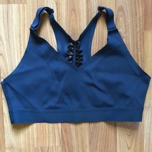 Victoria Sport Large grey sports bra